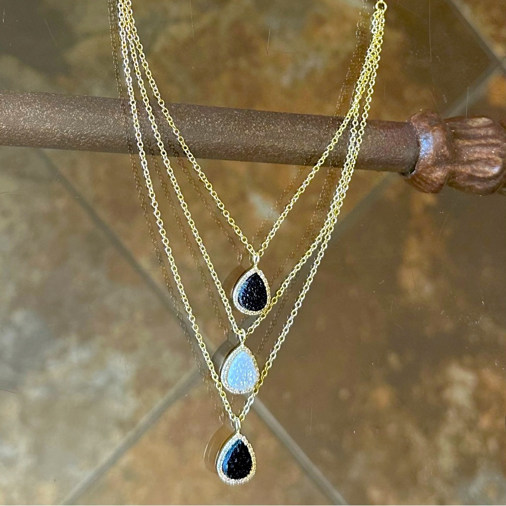 Marcia Moran druzy 3 drop black/white necklace with earrings.
